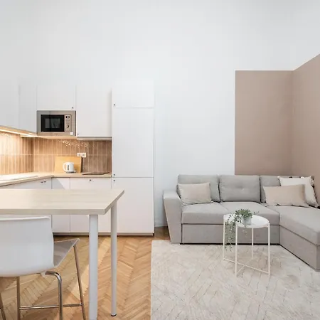 K10 - Kazinczy Street Heritage Suite - Best Location By Bqa Budapest Exterior photo